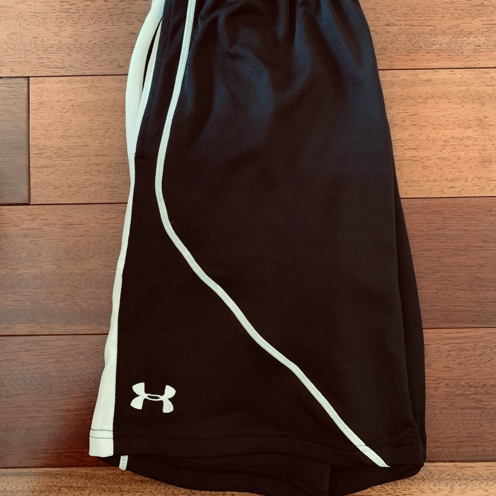 UNDER ARMOUR SHORTS